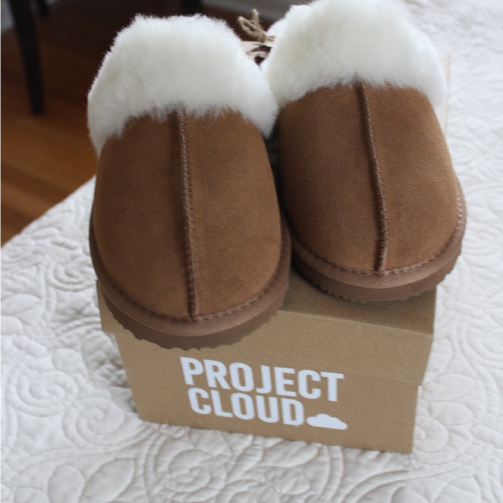 Cozy Brown and White Slippers - Picture 3 of 4